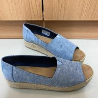 ราคา รองเท้า TOMS มือสอง แท้ 100 % (4541074957)