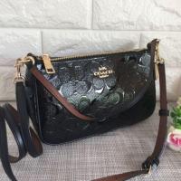 ราคา Coach พอช ลายซีนูนสีดำ พร้อมส่งแท้100% (1647677054)