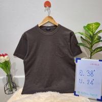 ราคา ♡เสื้อยืดสีน้ำตาล Uniqlo ผ้าหนา มีกระเป๋าด้านหน้า สวยๆ(มือ2) (24913819024)