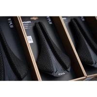 ราคา เบาะ/อาน Fizik Adaptive Antares Versus Evo 00, R1, R3 (10071143101)