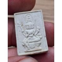 ราคา พระเหนือพรหม ครูบาชัยวงศ์ วัดพระพุทธบาทห้วยต้ม เนื้อผงจักรพร รดิ์ หลวงปู่ดู่ วัดสะแก ปี 37 (43363539702)