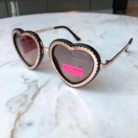 ราคา แว่น Betsey Johnson กรอบหัวใจสีดำขอบทอง (1114908196)