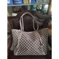 ราคา กระเป๋ามือสองสะพาย sisley (29300458943)