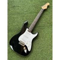 ราคา Squier Bullet Startocuster มือสอง สภาพสวย ใช้งานปกติ (27382452854)