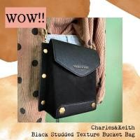 ราคา (Like New!) โปร 6.6 ลดเหลือ 1066 รวมส่ง แท้! กระเป๋าสะพาย Charles&Keith รุ่น Black Studded Textured Bucket Bag แท้100% (4288517997)