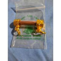 ราคา ตะกรุดสาลิกา เนื้อทองแดง หลวงพ่อแล วัดพระทรง จ.เพชรบุรี ปี 2539 ยาว 3.5ซม. หุ้มกะไหล่ทอง (22710203998)