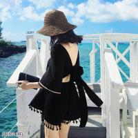 ราคา จั๊มสูทคอวีแต่งแถบพู่ดอกไม้ ด้านหลังผูกเป็นโบว์ รอบเอวสม๊อค น่ารักใส่สบาย (1300740993)