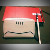 ราคา กระเป๋าสตางค์ใบกลาง ยี่ห้อ ELLE ของแท้ สีชมพู (3814091696)