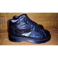 ราคา รองเท้าบูท dr.martens มือสอง (23964710800)