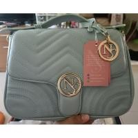 ราคา กระเป๋าแบรนด์nisa สายสะพายโซ่แต่งสลับหนัง ***สินค้ามีตำหนิ สภาพเก่าเก็บ*** (26138157993)