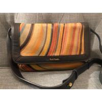 ราคา SALE!!!!กระเป๋าสะพาย cross body Paul Smith ลาย swirl ของแท้ค่ะ สภาพยังดี ไม่มีตำหนิหนัก ใช้ได้ยาวๆค่ะ (4642162353)