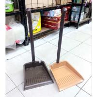 ราคา พลั่วถังขยะ 555 New Capp/สีน้ําตาล | ที่ตักขยะ / ที่ตัก / พลั่ว / ที่ตักขยะพลาสติก (41305713427)