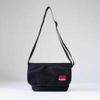 ราคา Insumnia 'Mark II' Crossbody Bag กระเป๋าสะพายข้าง กันน้ำ (42870923361)