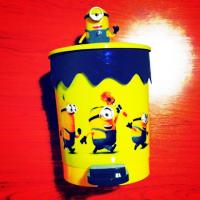 ราคา ถังขยะ มินเนี่ยน Trash Bin ขนาด 32 CM ตัวตุ๊กตามินเนี่ยน ขนาด 12 CM (4817146884)