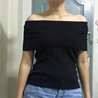 ราคา ไหมพรมปาดไหล่ สีดำวิ้งๆ (4756049302)