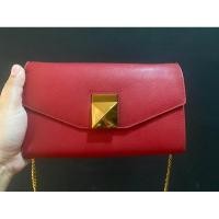 ราคา กระเป๋าสีแดง charles&keith ของแท้ (19496320401)