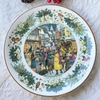 ราคา *ตำหนิจี๊ดเดียว* จานโชว์ Elizabethan "The Carol Singers 1986 Christmas Plate" Fine Bone China จานสวย จานคริสต์มาส (10579677268)