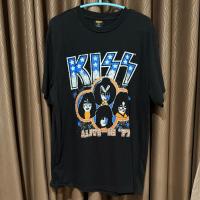 ราคา CPS CHAPS x KISS เสื้อวง เสื้อยืด ผู้ชาย สีดำ ไซส์ M มือสอง สภาพ 95% (40005926214)