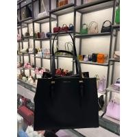 ราคา กระเป๋าโท้ท charles&keith สีดำ (25483177395)