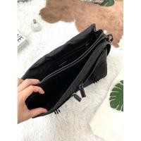 ราคา [ใช้โค้ดลด 30% ได้/ส่งฟรี] มือสอง Prada Messenger Bag Re-Nylon สีดำ ขนาด 14 นิ้ว ของแท้100% (28567980907)