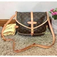 ราคา Louis Vuitton Monogram Saumur 30 Cross Body Bag Authentic % (17930626683)