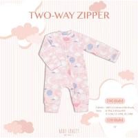 ราคา (New in pack ต่ำกว่าแบรนด์!) Baby Lovett - ชุดนอนเปิดเท้า Two-way zipper ลายบอลลูน 3T (29006419488)