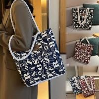 ราคา BM-shop2: กระเป๋าสะพายสตรี มีซิปด้วย มีซับในสีดำมีกระเป๋าช่องเล็ก (27218554485)