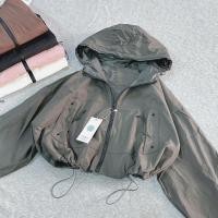 ราคา เสื้อผ้าร่มย่น 2 ชั้น ทรงปีกมีกระเป๋าตาไก่ กระเป๋าซิป เชือกรูดไฮบริด เสื้อแจ็คเก็ตบางเบาบาง สินค้าดี (40122508428)