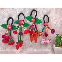 ราคา ยางรัดผมผลไม้ ของฝากเชียงใหม่ แบบพื้นบ้านชาวเขาพื้นเมือง ตกแต่งห้อยปอมๆ (7643127164)