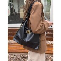 ราคา VK กระเป๋าสะพายไหล่หนัง รุ่น Vi879 สายแต่งโซ่ สายปรับได้ สะพายเป็นเป้ได้ 2สี ดำ/น้ำตาล (25501821549)