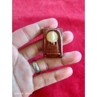 ราคา พระสมเด็จวงพระจัทร์แกะสลักจากหินพระธาตุเขาสามร้อยยอด (22689384924)