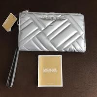 ราคา กระเป๋าคล้องมือ Michael Kors นำเข้าจากอเมริกาของแท้ (7949671509)