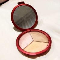 ราคา Lola พาเลทเซท Geisha Glow แป้งไฮไลท์สามสีในตลับเดียว ขนาดใหญ่ 27g. สภาพ 80% (715396971)