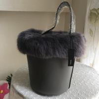 ราคา กระเป๋าทรงbucketแบรนด์Pomelo แท้ ของใหม่ (3514452390)