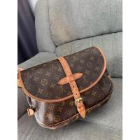 ราคา Louis Vuitton Saumur Monogram (23904674953)