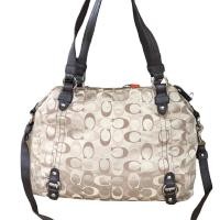 ราคา Coachกระเป๋าถือผ้าลายCสีครีม-น้ำตาล กระเป๋ามือสอง (17561817121)
