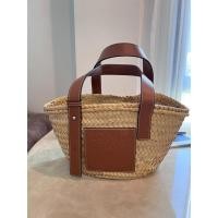 ราคา **ส่งฟรี** กระเป๋า แบรนด์ LOEWE ของแท้ 100% (22619595259)