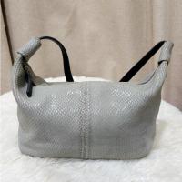 ราคา MARNI Leather Pouch Bag แบรนด์แท้ กระเป๋ามือสอง คล้องไหล่ (28501093200)