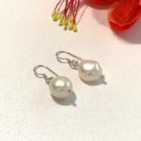 ราคา ต่างหูมุกแท้ ทรงบารอค สีขาว ขนาด 10 มิล ก้านเงินแท้ (5634484478)