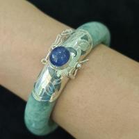 ราคา กำไลหยกพม่าประดับพลอยไพลินดิบ (25577808625)