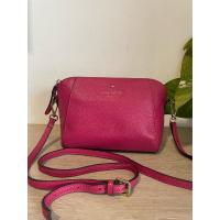 ราคา Kate Spade แท้ สะพายข้าง ฐาน 8 นิ้ว หนังแท้ สีสวย สายยาวเดิม มีร่องรอยใช้งานทั่วไป (27611634724)