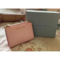 ราคา กระเป๋าตังค์ใบสั้น charles & keith มือสอง (23234183834)