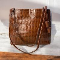 ราคา กระเป๋าหนังแท้สานงาน handmade มือสองนำเข้า (27333843210)