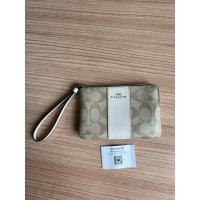 ราคา Like new : กระเป๋า Coach size S ซิปเดียว (25465601435)