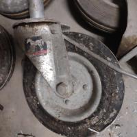 ราคา ล้อนั่งร้านมีเบรค 6 นิ้ว มือสอง (25179476337)