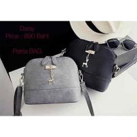 ราคา กระเป๋าสะพายรุ่น "Daisy" (เดซี่) เป็นทรง มีสายยาว ใส่ไอแพดมินิ แว่นตา ร่ม ขวดน้ำได้สบายๆ (30923931)