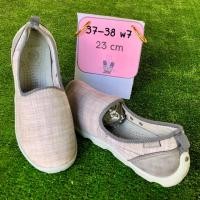 ราคา รองเท้ามทอสองCrocs 37-38 w7 23cm สวยเบานิ่มมากๆ (2268122250)