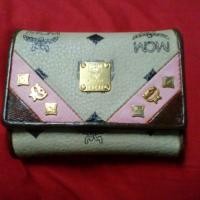 ราคา กระเป๋าตัง mcm แท้ 100% มือสอง ปล่อยถูกๆตามสภาพ (1474260800)