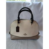 ราคา ❤️Coach แท้มือ2 ทรงโดมถือได้ มีสายยาว (สายเทียบ) ❤️อะไหล่ปั๊มแบรนด์ ไซส์ m ❤️ สีครีม + น้ำตาล ทูโทน (22160302053)