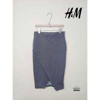 ราคา (พร้อมจัดส่ง กระโปรงยาว ผ้ายืด ผ่าหน้า H&M สีเทา สภาพ90% (40202758520)